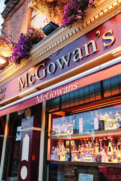 Cosy Home; Sleeps 10.City 15 mins walk/Tram 2 Mins walk