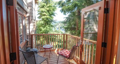 Deep Cove Creekside, Ocean View Retreat