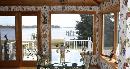 Exceptional River Front Family Retreat! - Dock, Private Beach & Bungalows