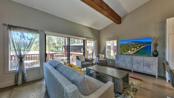 Télévision, cheminée