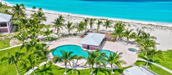 'Bahama Breeze' Luxury Beach Condo at the Bahama Beach Club