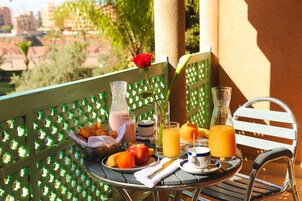 每日供应欧陆式早餐（每人 EUR 9）