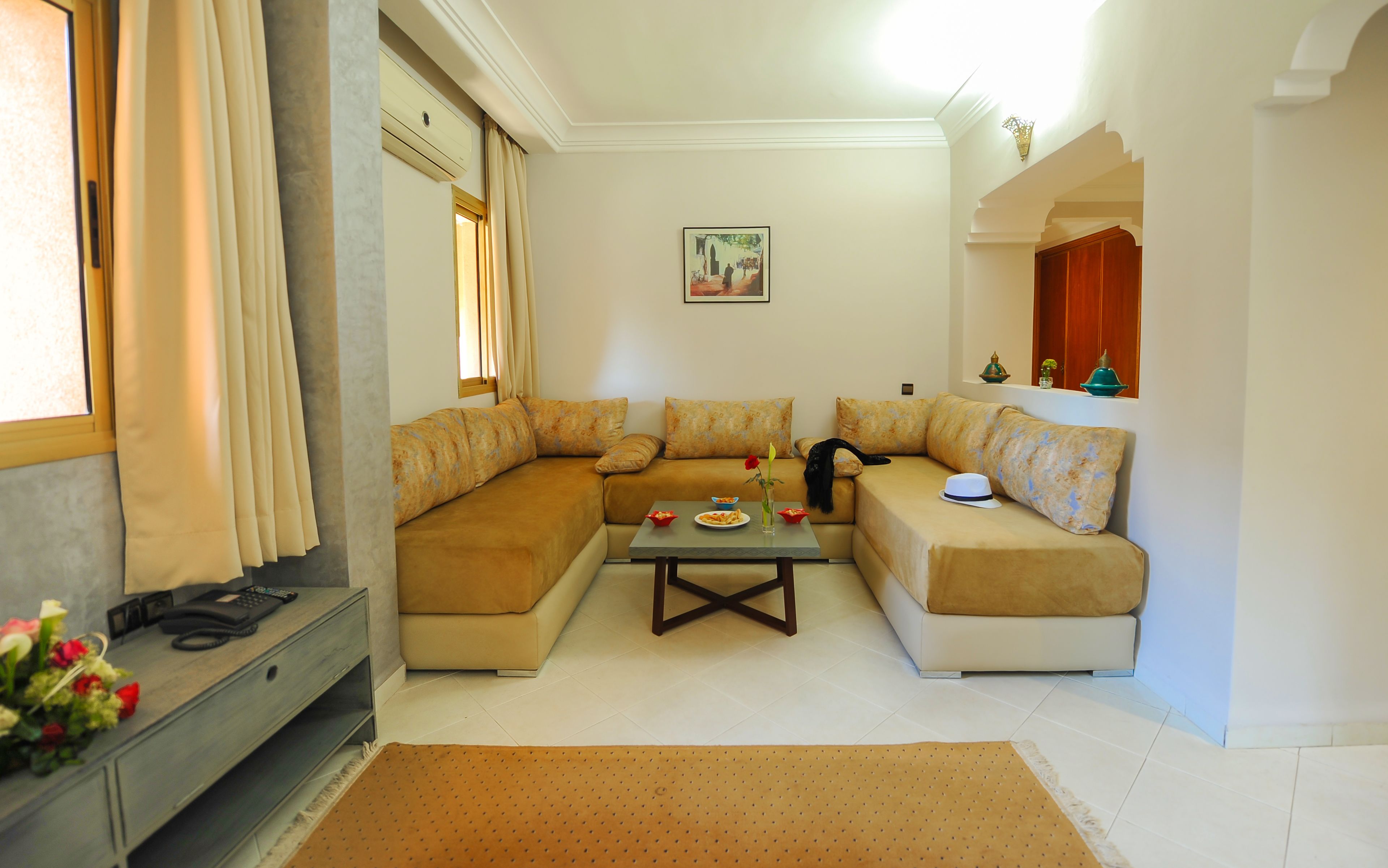 grand apartment, 3 bedrooms, accessible, non smoking | living area | plasma tv