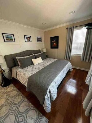 Iron/ironing board, Internet, bed sheets - Walk everywhere; Beach 300 steps (Laguna Beach)