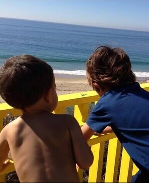 Beach - Walk everywhere; Beach 300 steps (Laguna Beach)