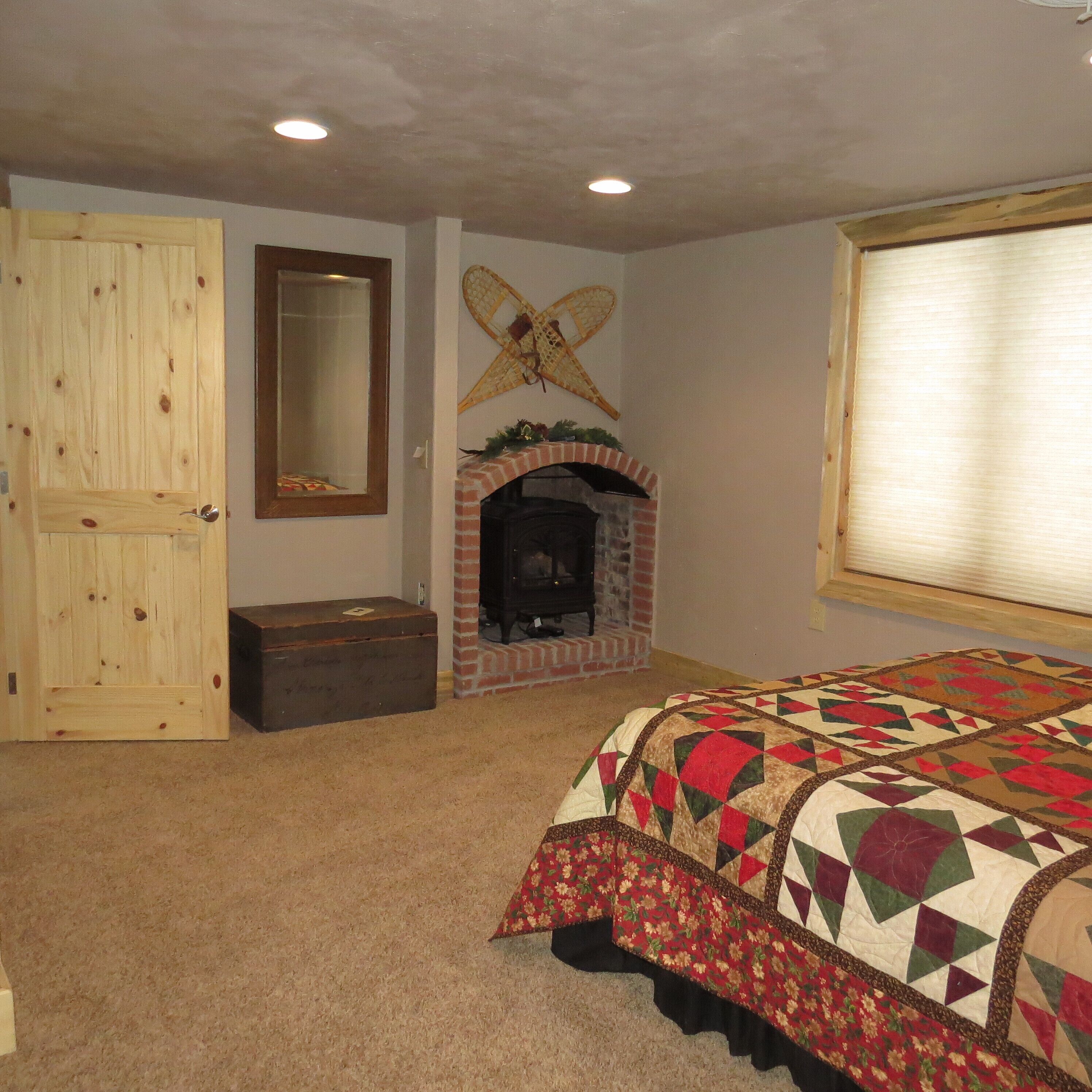 Great Summer Or Winter Vacation Get-Away For Snowmobling Or 4-Wheeling.