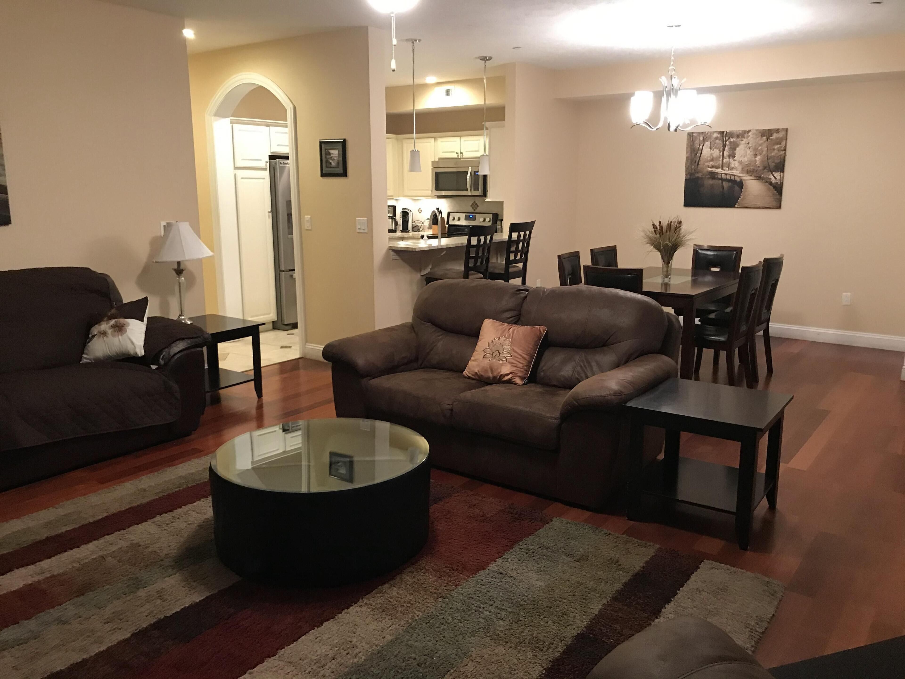 Ground Floor Lakefront Condo- Indoor Pool, Private Beach, Balcony