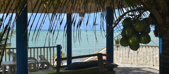 Jacuma's Lodge Hotel