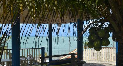 Jacuma's Lodge Hotel