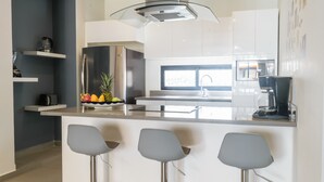 เครื่องชงกาแฟ/ชา, ตู้เย็นขนาดใหญ่, ไมโครเวฟ, เตาอบ