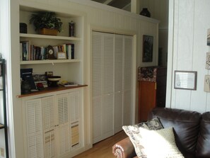 Smart TV, DVD player - Stone Meadow Resort (Eureka Springs)