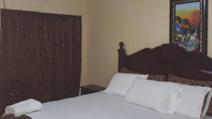 WiFi (free), bed sheets - Hotel Mary Federal (Pedernales)