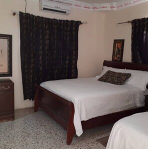 Free WiFi, bed sheets