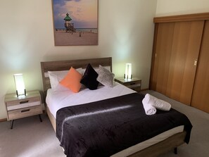 3 bedrooms, blackout curtains, iron/ironing board, free WiFi