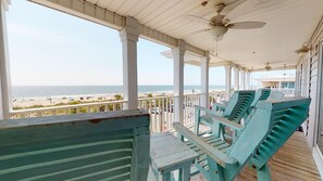 Property grounds - Spacious Condo w/ Large Covered Deck & Stunning Ocean Views (Tybee Island)