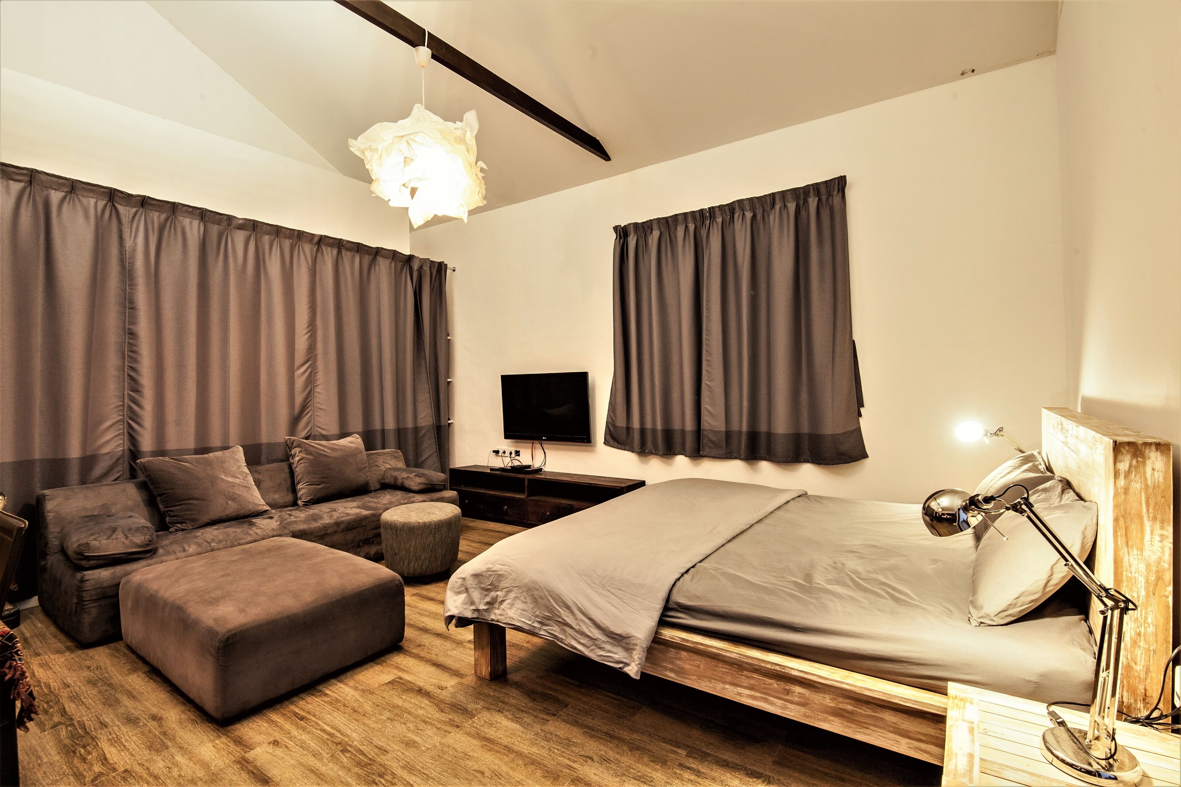 Luxury Nomad studio❤7" BEACH❤20MBps WIFI❤Parking❤Daily HK