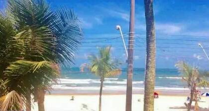 House Ground Season avec 4 chambres et 3 suites meilleure plage de GuarujĂĄ !!