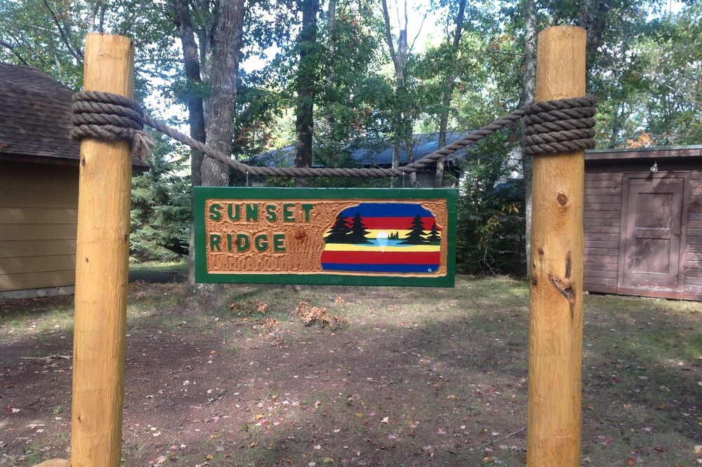 Northeast Michigan Lake Front Cabin (Pet Friendly)