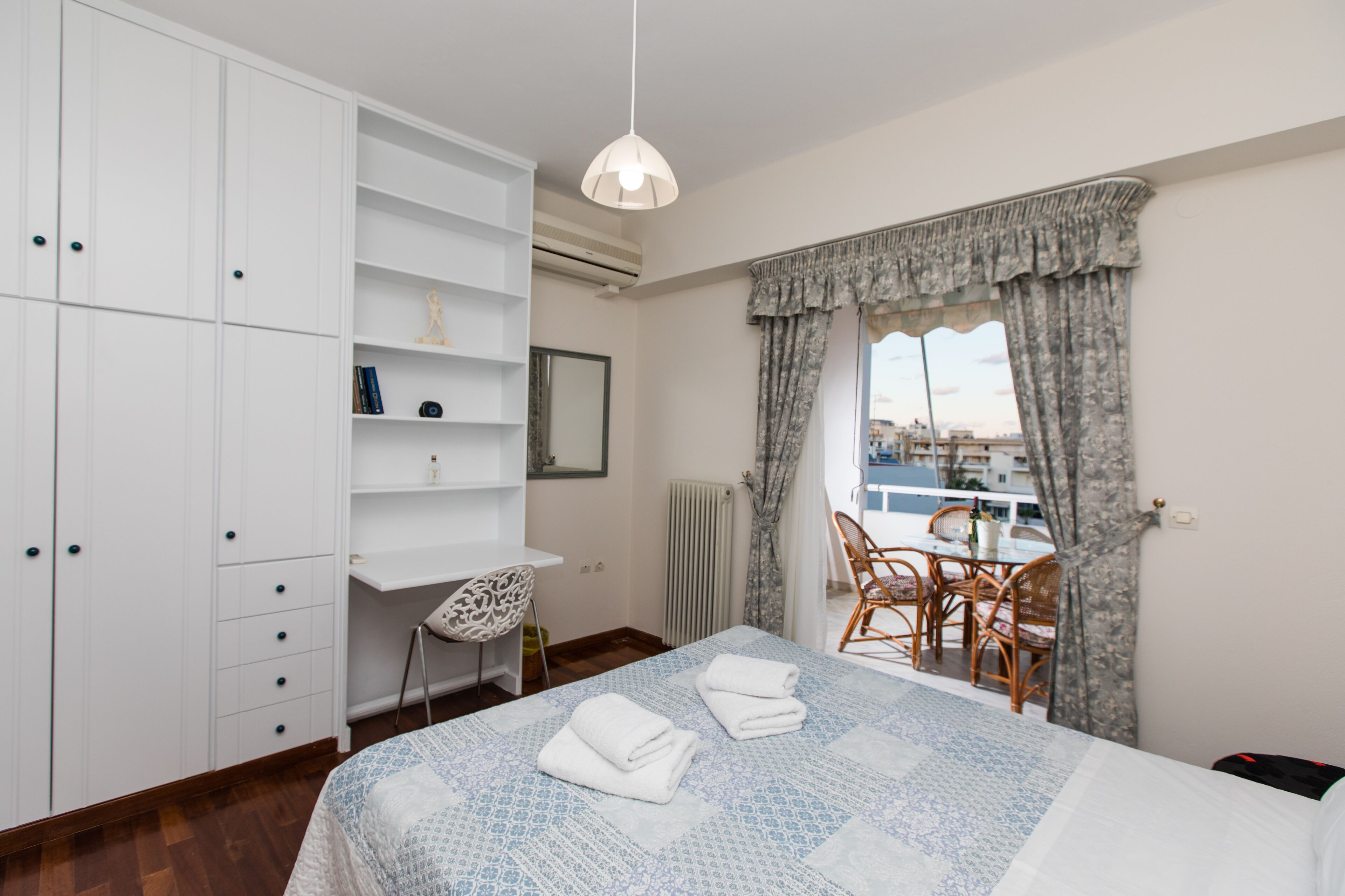 3 bedrooms, in-room safe, iron/ironing board, WiFi