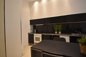 Fridge, microwave, oven, stovetop - Beautiful Opera 3 bedroom /3 ensuite bathrooms  (Budapest)