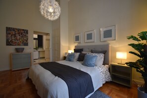3 slaapkamers, een strijkplank/strijkijzer, wifi, beddengoed