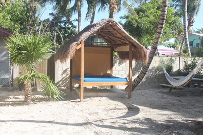 Gumbo Limbo Art Cabana - Stunning Peaceful Cabana, Steps From Ocean, Free Bikes