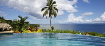 Beachfront Villa - Private Infinity Pool, Spectacular Views