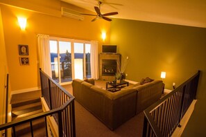 TV, fireplace, DVD player, books