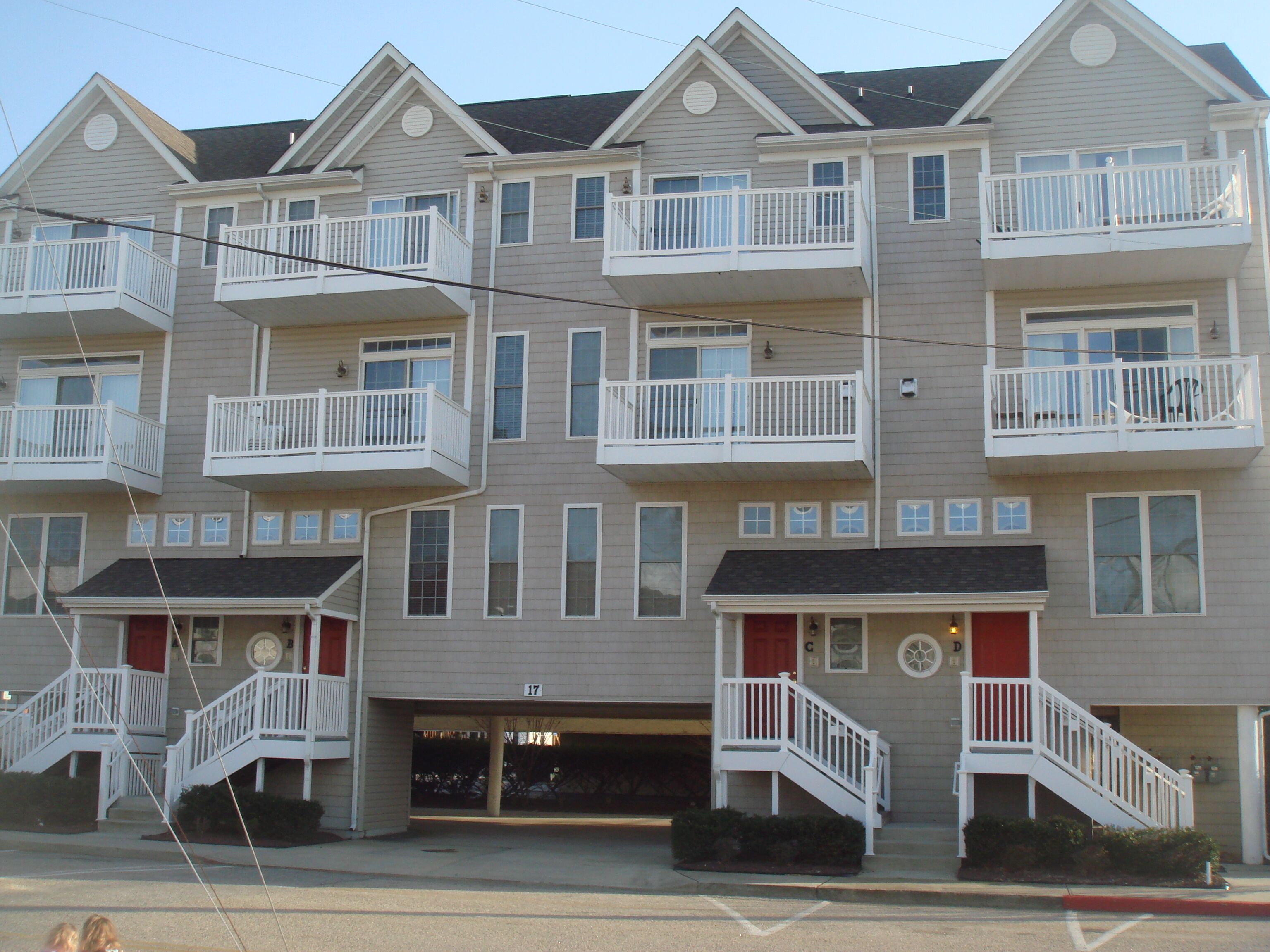 Beautifully Appointed 4 Bedroom Oceanside Townhouse on 78th Street!