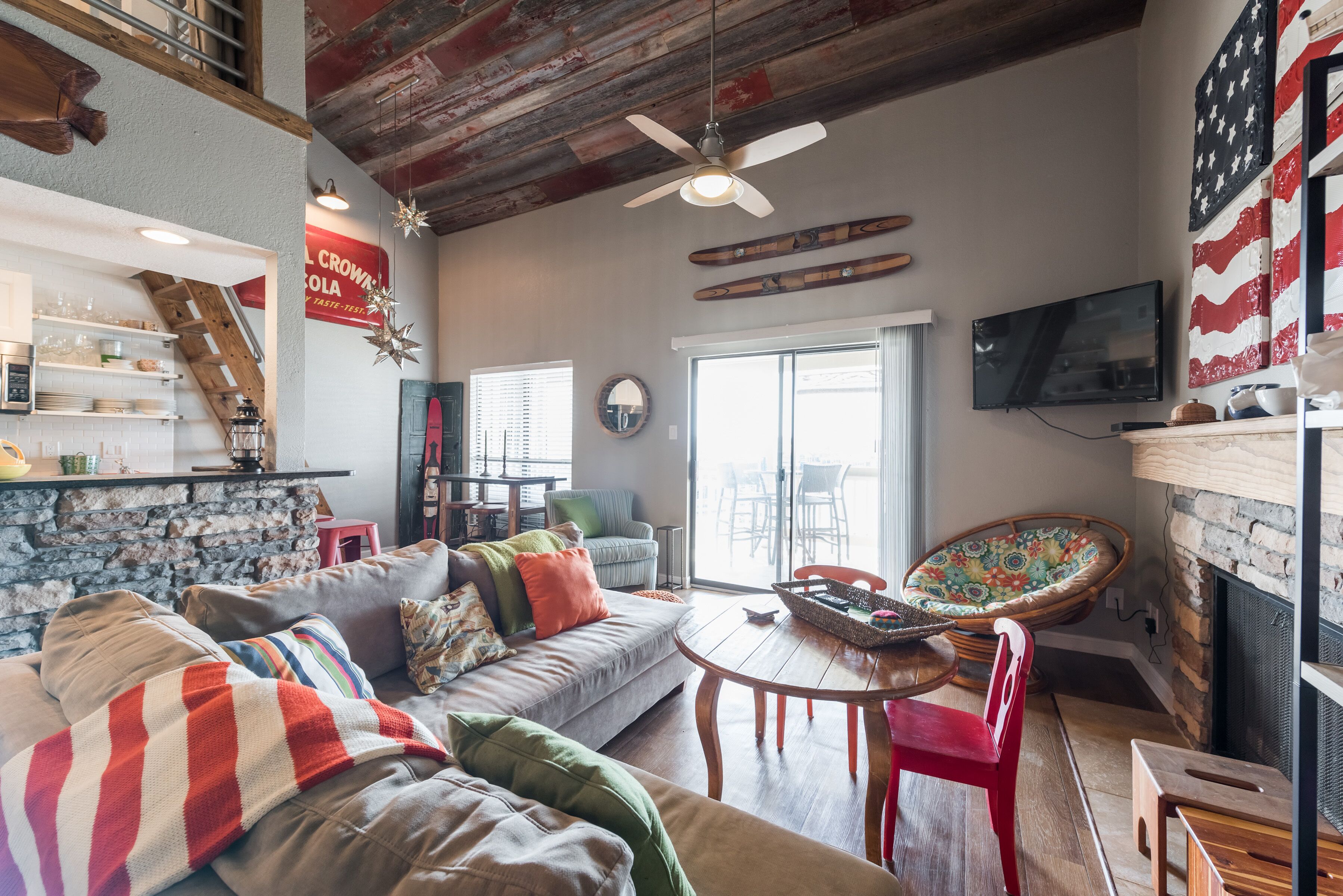 Completely renovated condo with best sunset views on the lake!