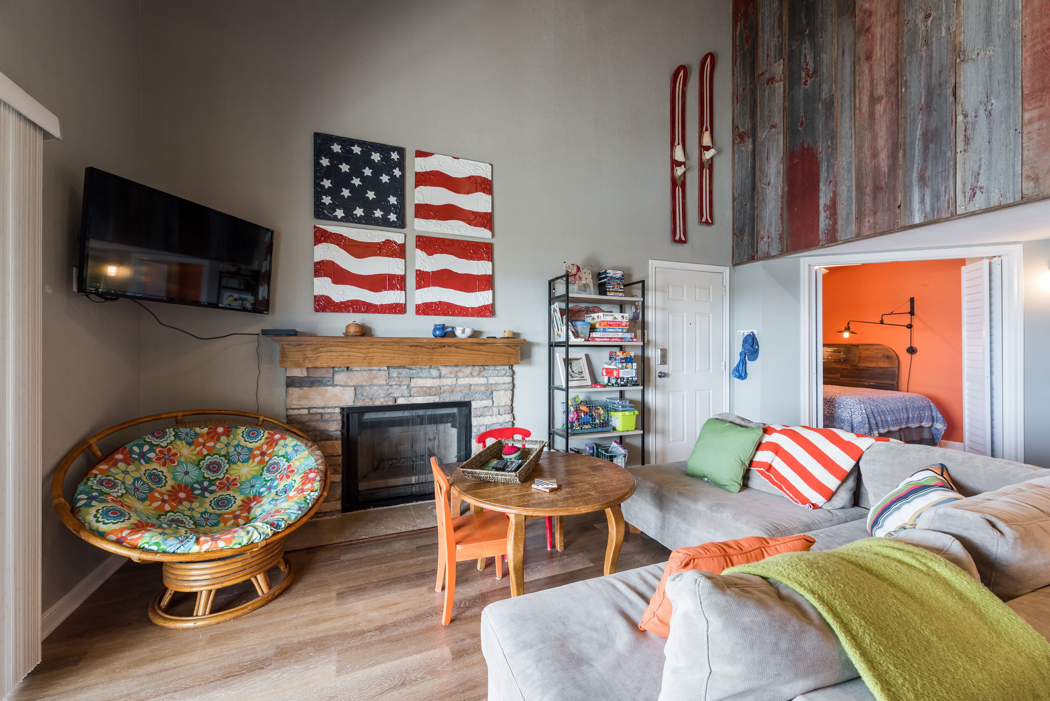 Completely renovated condo with best sunset views on the lake!