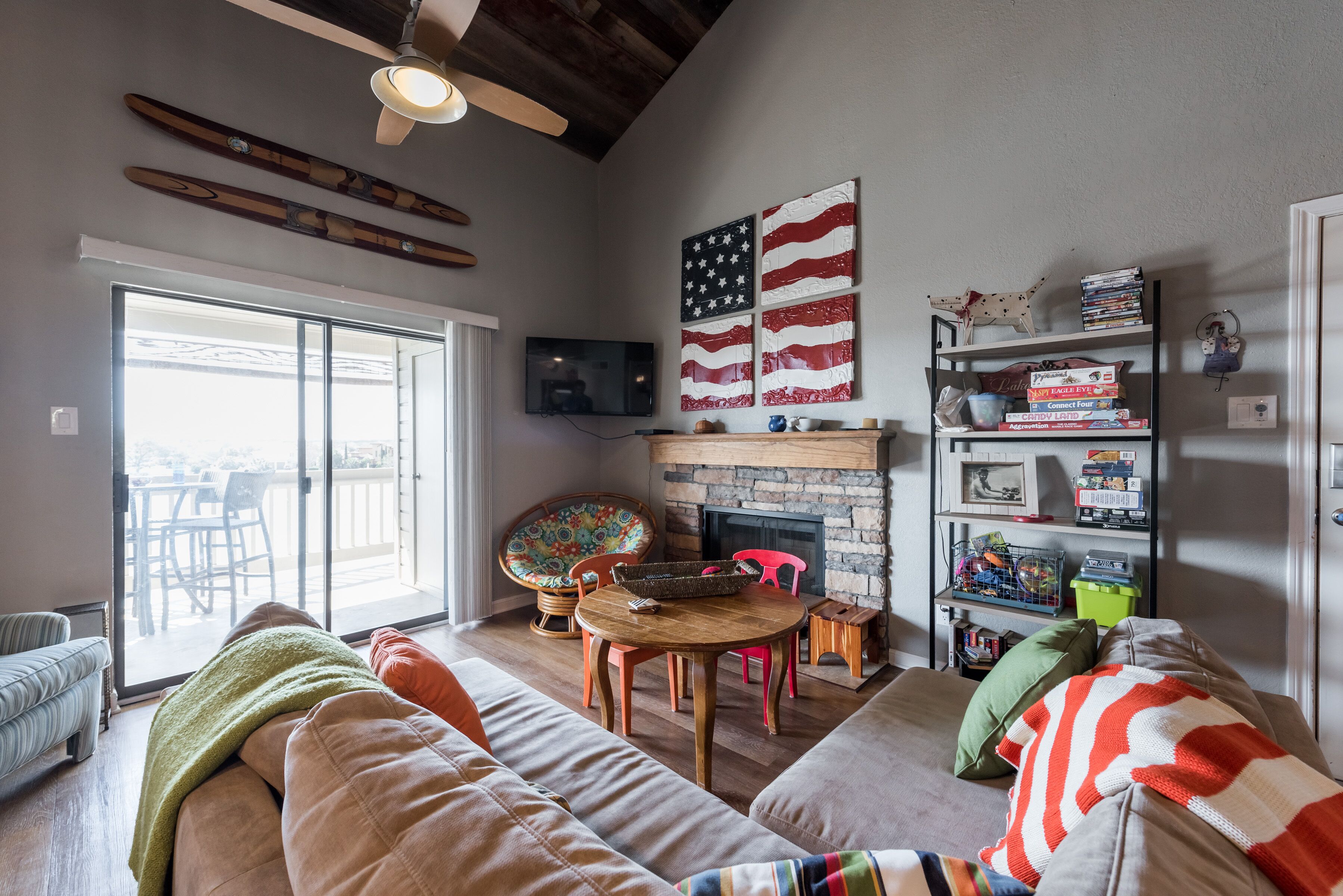 Completely renovated condo with best sunset views on the lake!