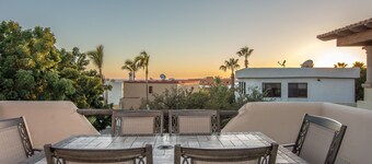 Gorgeous 3 bedroom house with Private Pool