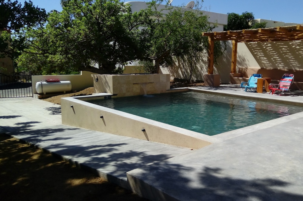 Gorgeous 3 bedroom house with Private Pool