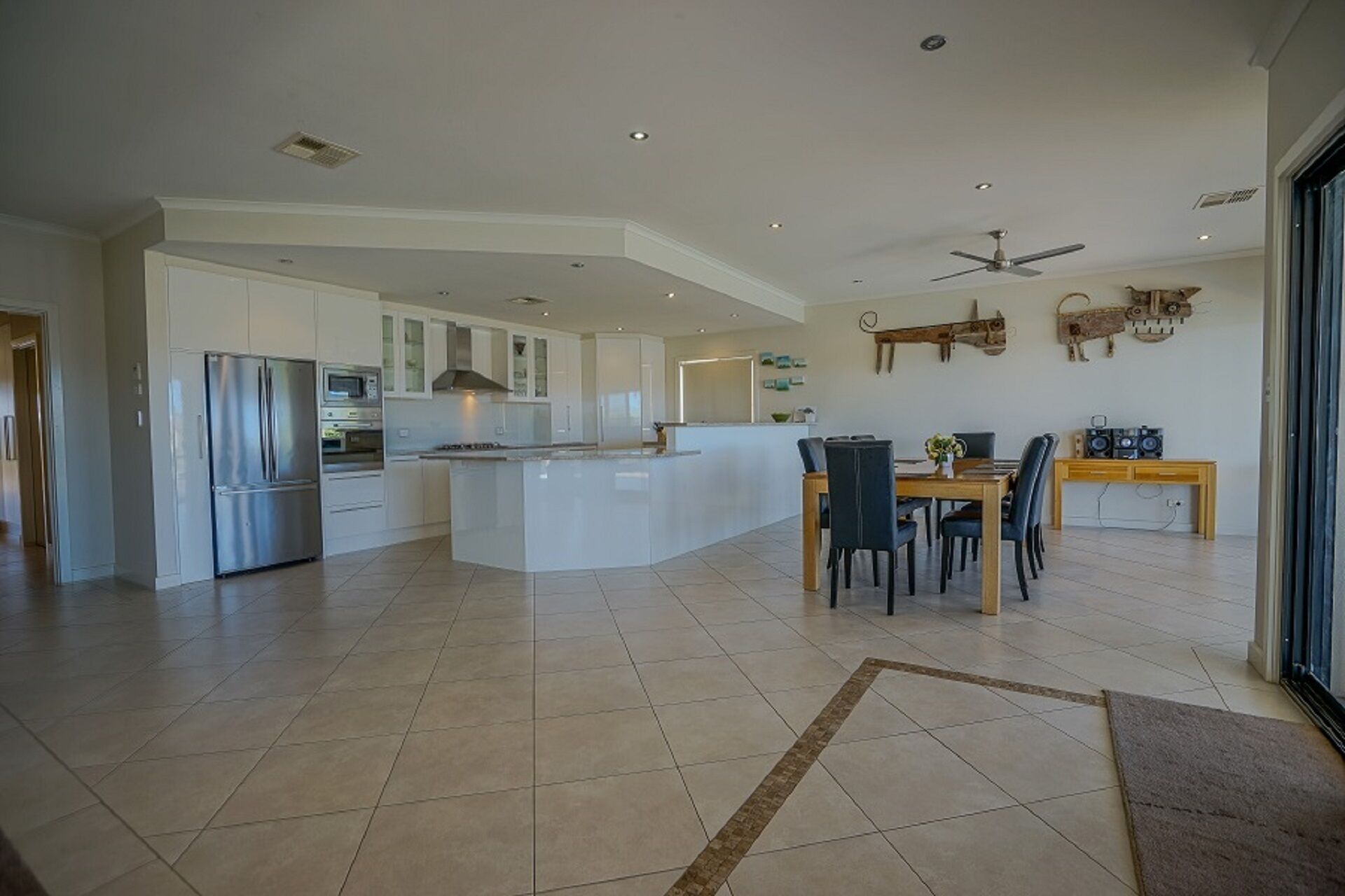 Beautiful marina property with own pontoon — image 16