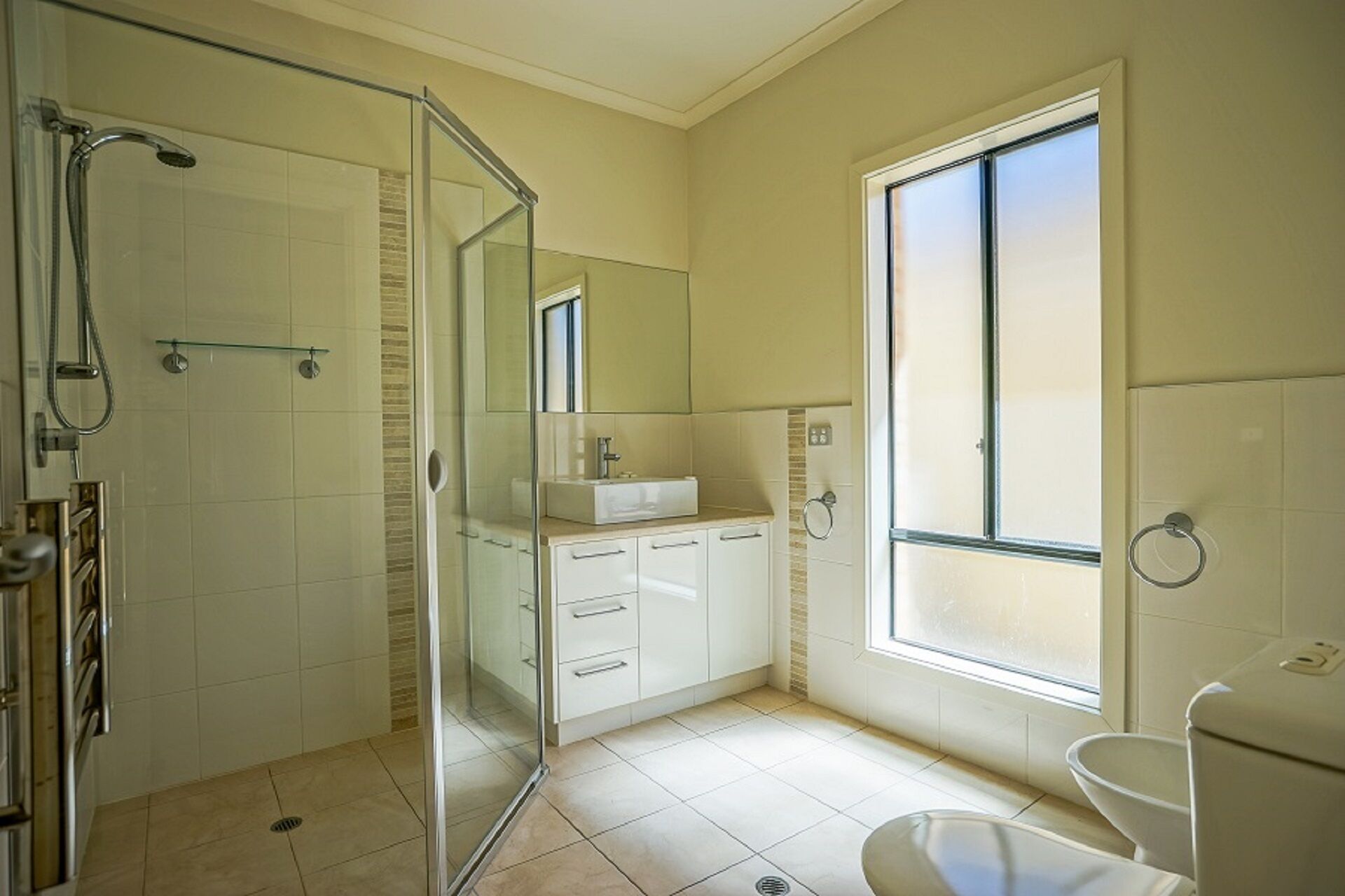 Beautiful marina property with own pontoon — image 20