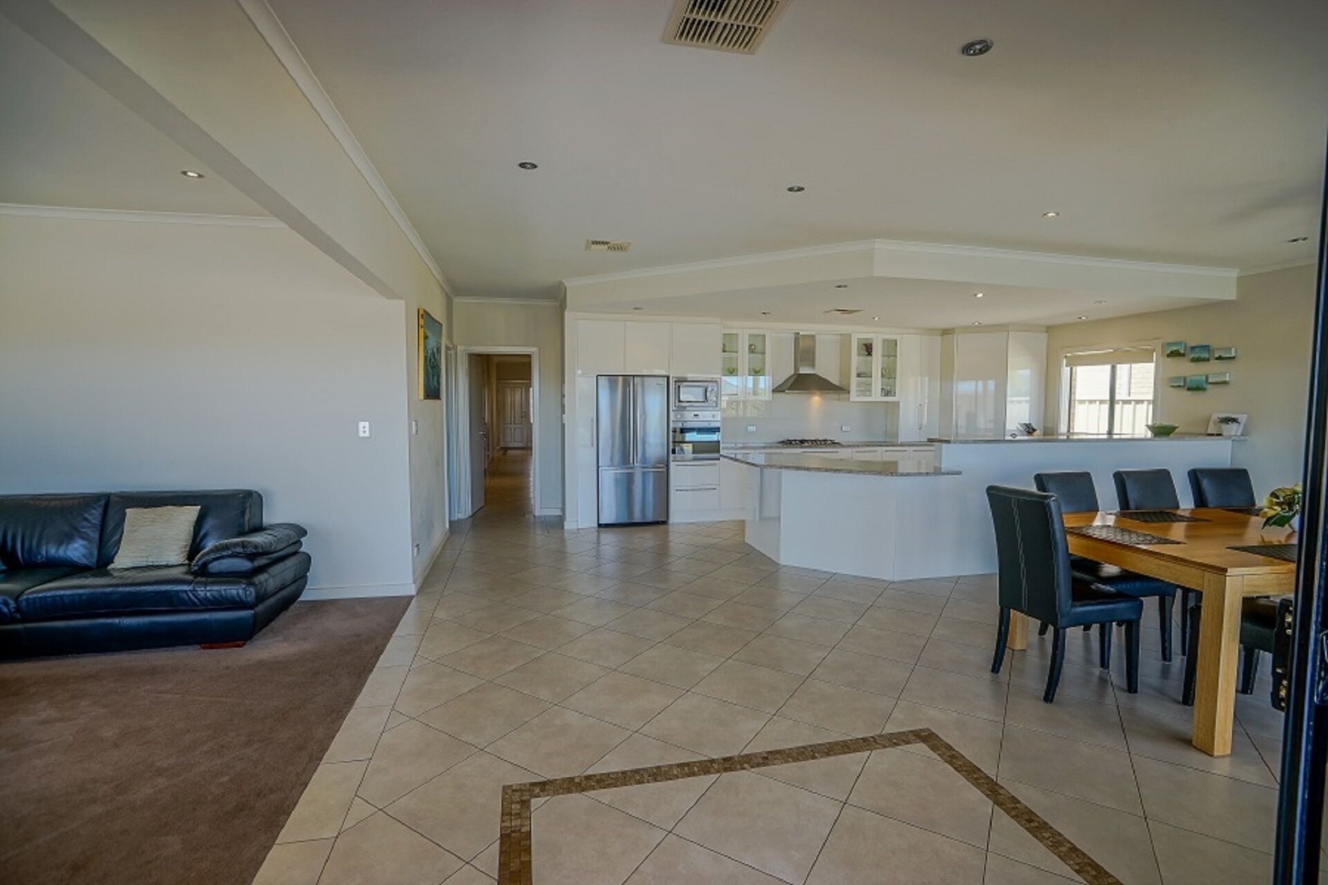 Beautiful marina property with own pontoon — image 11