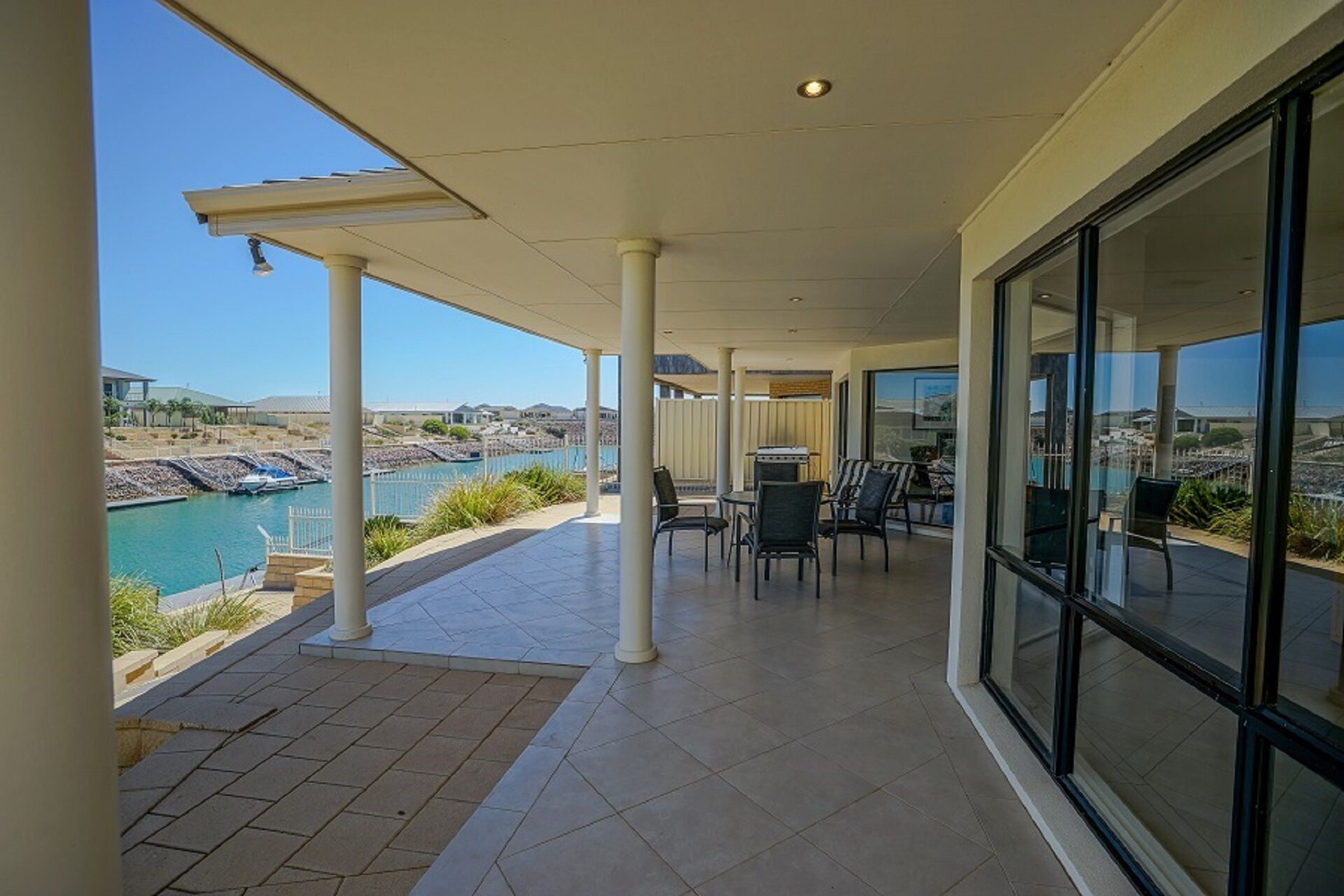 Beautiful marina property with own pontoon — image 22