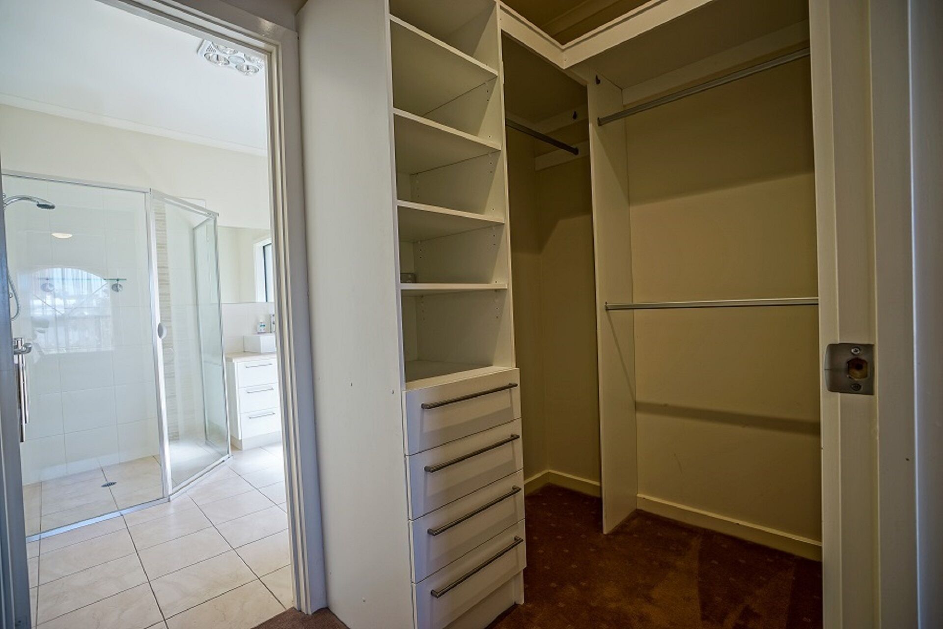 Beautiful marina property with own pontoon — image 23