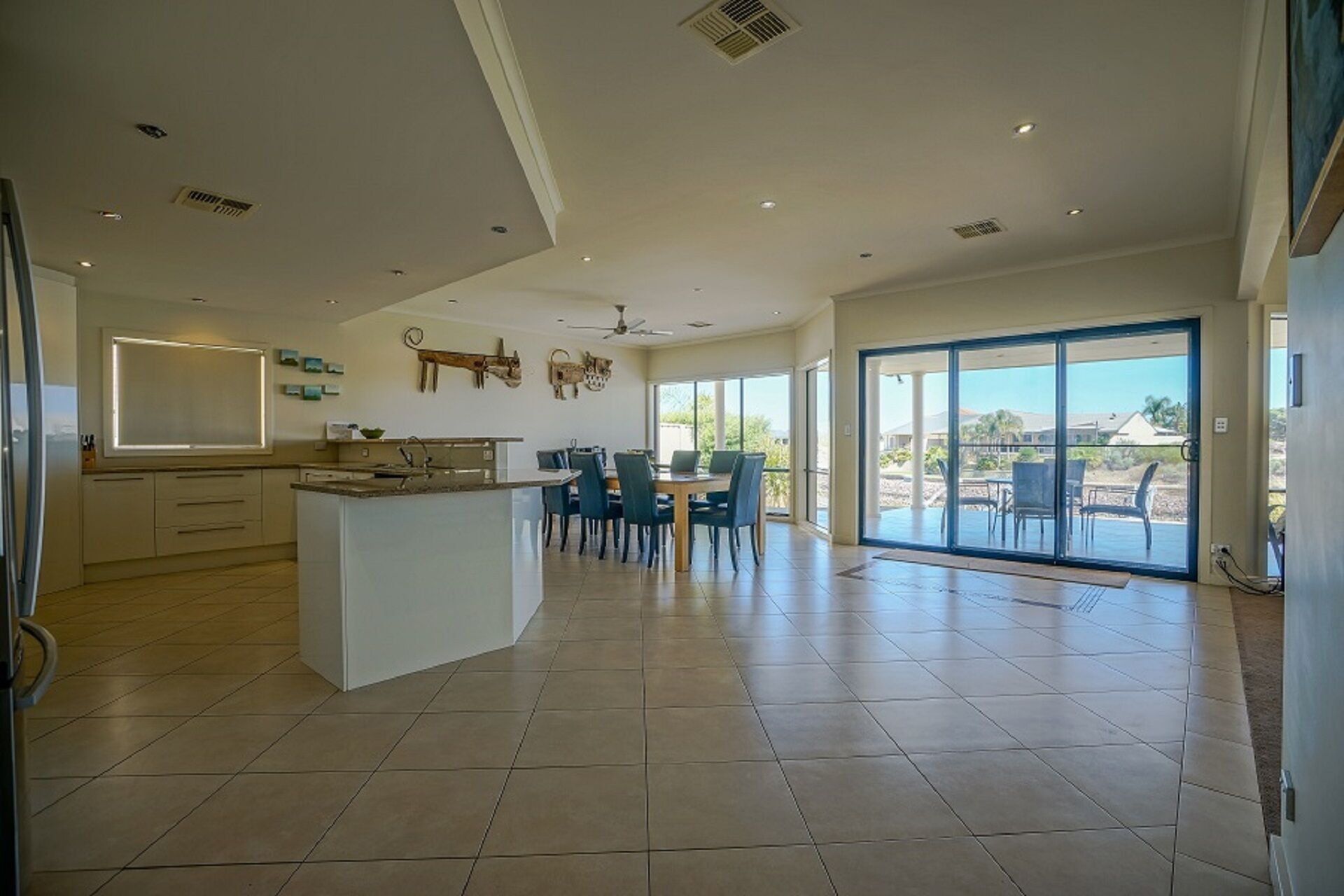 Beautiful marina property with own pontoon — image 17