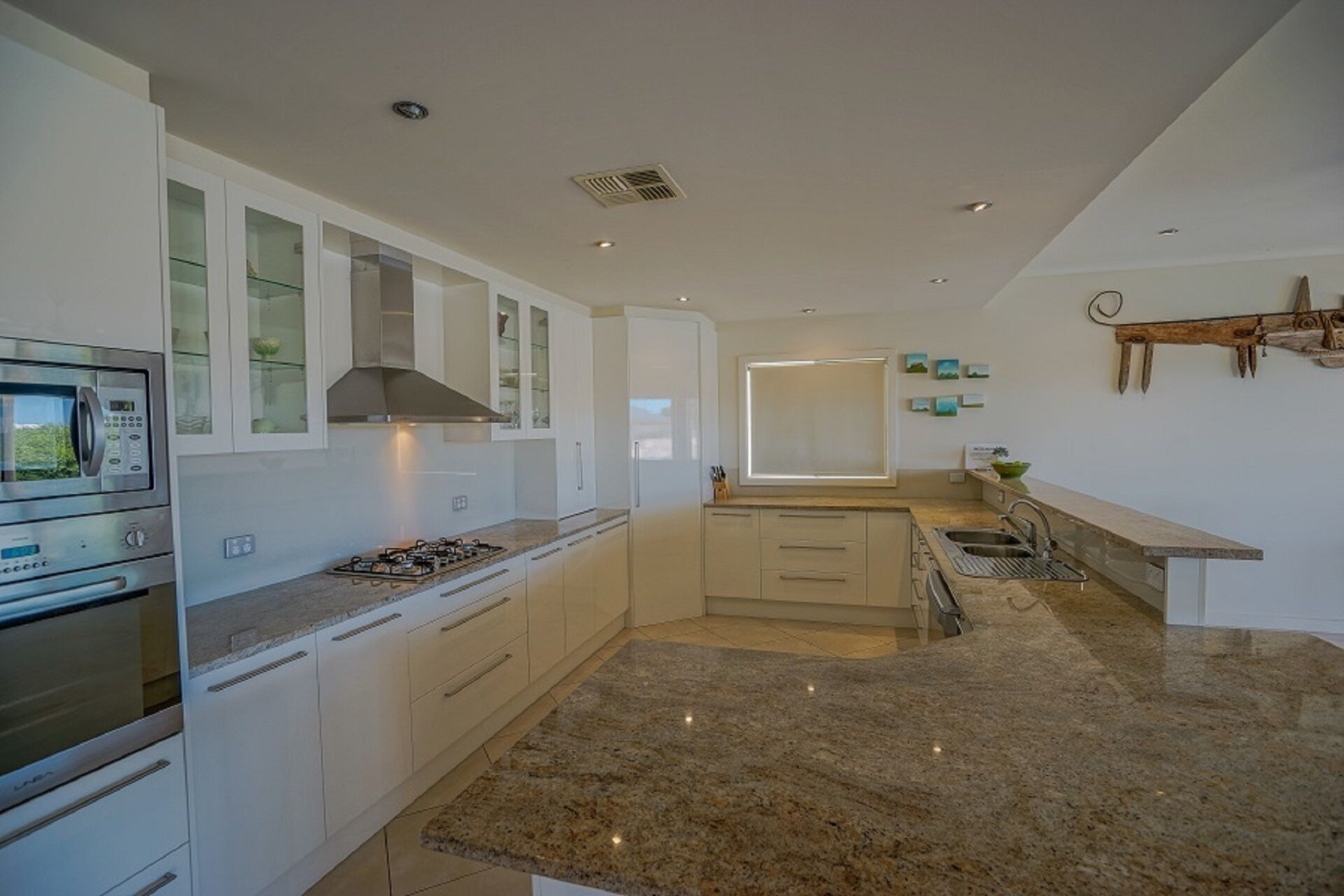 Beautiful marina property with own pontoon — image 13