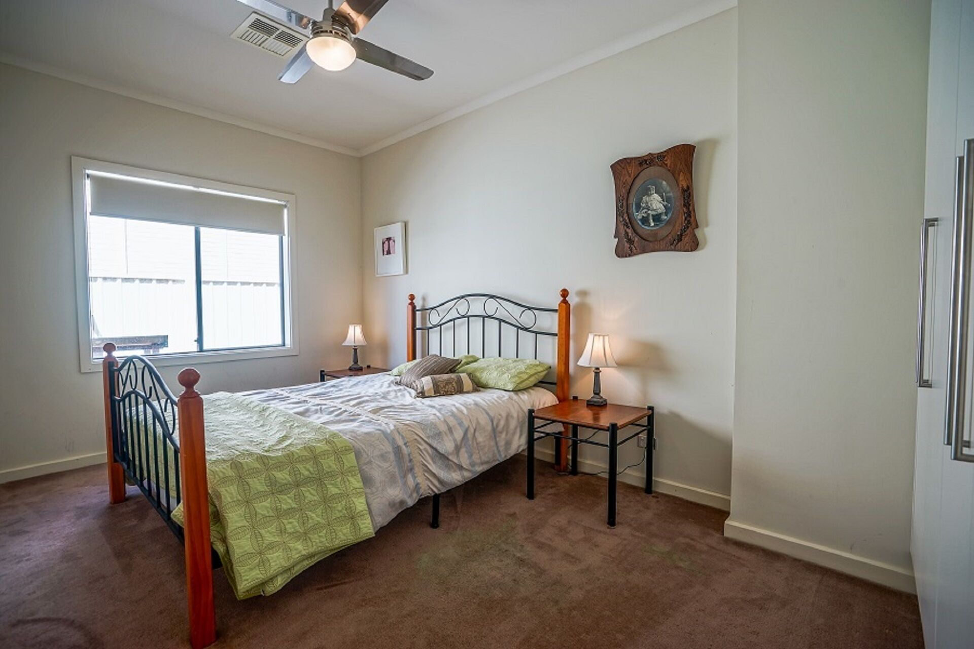 Beautiful marina property with own pontoon — image 10