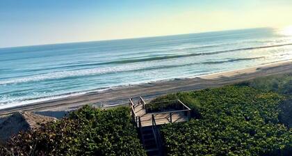 Oceanfront, Private Beach, Boat Dock, Heated Pool, Vero Beach Florida