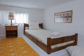 2 chambres, fer et planche à repasser, accès au Wi-Fi (inclus)