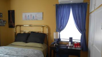 1 chambre, bureau, fer et planche à repasser, Wi-Fi gratuit