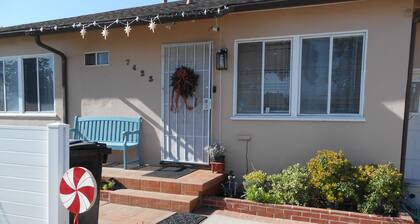 2 Miles Burbank Airport & Amtrak, 6-7 Miles Universal City, 10 Miles Hollywood