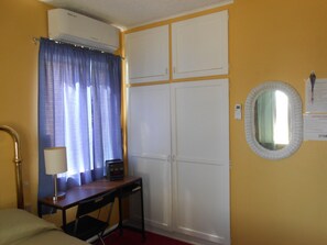 1 dormitorio, escritorio, tabla de planchar con plancha y wifi gratis