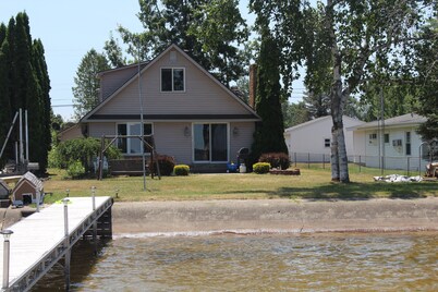 HL - Beautiful LAKEFRONT Home - right by the sandbar everyone hangs at!