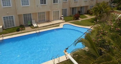 Casa Familiar Acapulco Punta Diamante, Fracc. Puente del Mar, cerca de la playa.