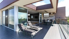 Outdoor dining - Bayview - Stunning Bay Views (RYE)